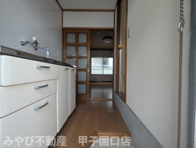 福徳荘の玄関