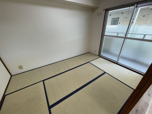 ロイヤルメゾン甲子園口Ⅲの和室
