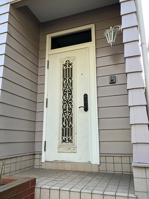 落合戸建のエントランス