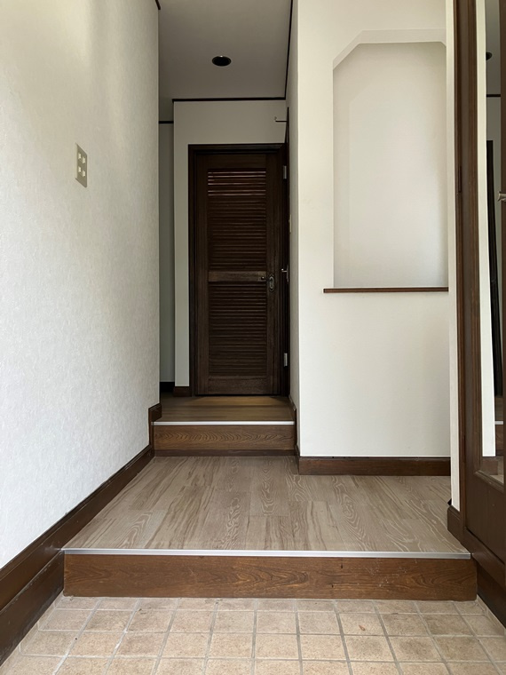 落合戸建のロビー