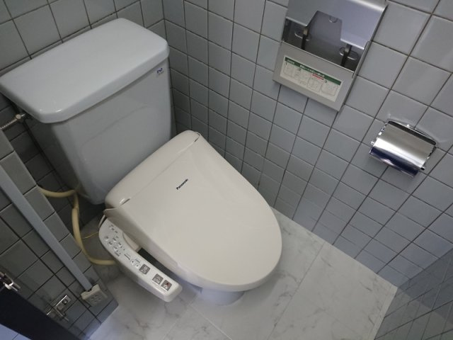 ワコーレ千駄木ビルのトイレ