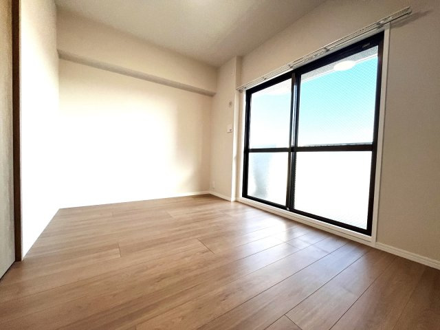 コスモテール吉塚の洋室|子供部屋や書斎によさそうです☆