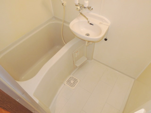 アーバンフォーレストの浴室|別号室参考写真です。