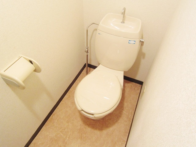 アーバンフォーレストのトイレ|別号室参考写真です。