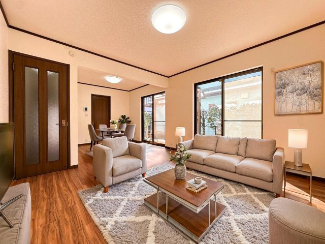 【居間・リビング】 | お子さんが宿題をしたり、ちょっとした作業もできる、家族みんながそれぞれの時間を過ごせるリビングです。