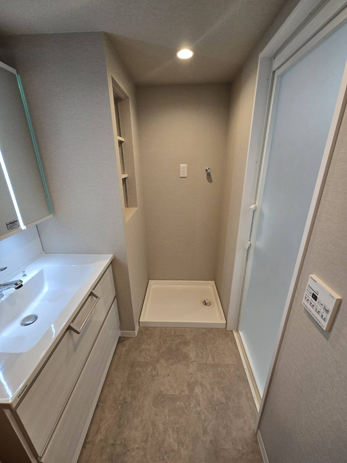 コスモ博多古門戸の浴室|脱衣所も広く生活しやすいですよ♪