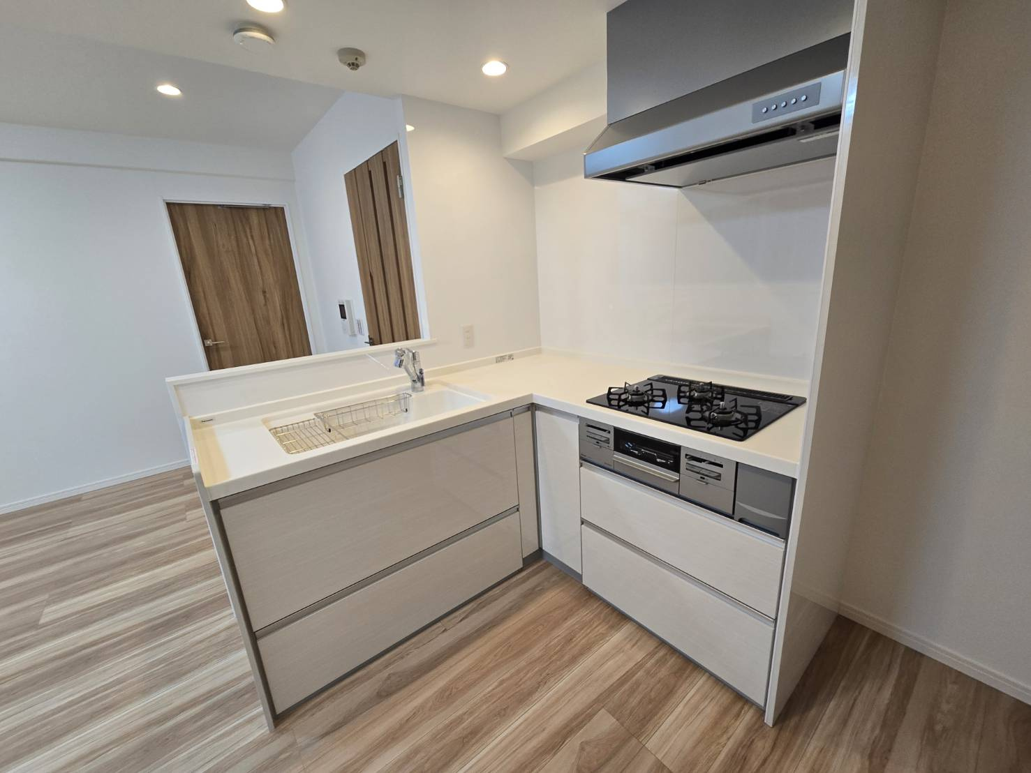 コスモ博多古門戸のキッチン|
キッチンはしっかりと幅があり、作業も効率よく行えますよ♪
