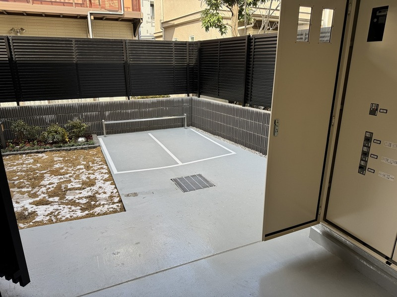 レガリス明大前の庭