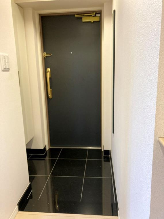 ナイスアーバンステイツ横濱新子安の玄関