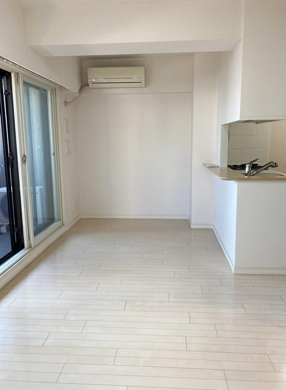 ナイスアーバンステイツ横濱新子安の居間・リビング