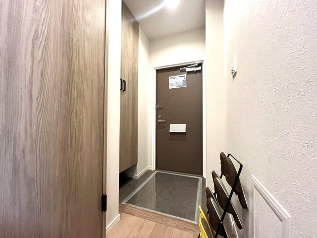 ローレルハイツ南福岡の玄関|下足入付きなので玄関をきれいに保てます☆