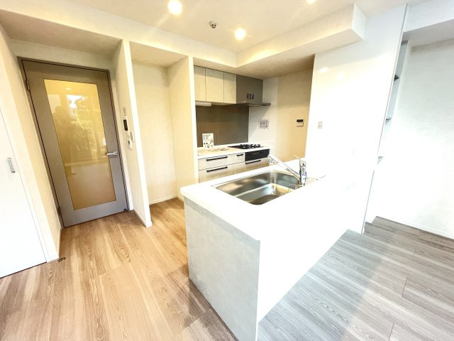 ブライトンヒルズ藤崎のキッチン|システムキッチンなので掃除しやすいですよ♪