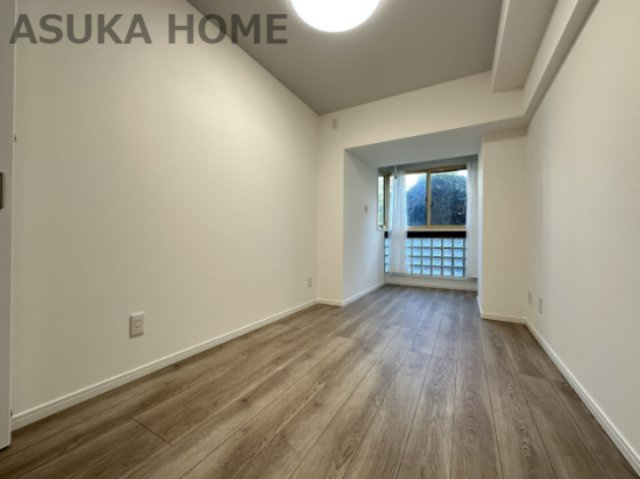 新山下ベイシティ６号棟の収納|玄関横シューズボックスも嬉しい設備です♪