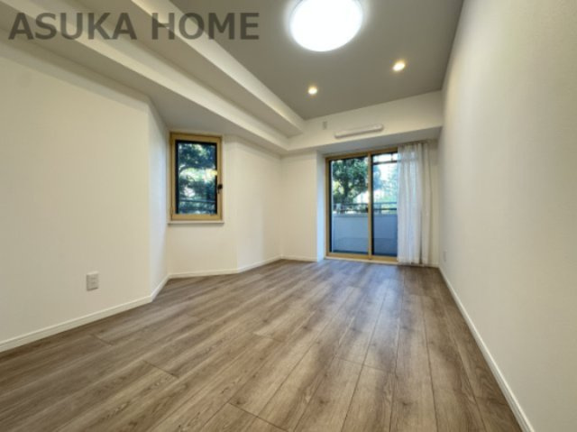 新山下ベイシティ６号棟のキッチン|LDKが見渡せるカウンターキッチン、お料理をしながら家族との団欒の時間も過ごせるキッチンです♪