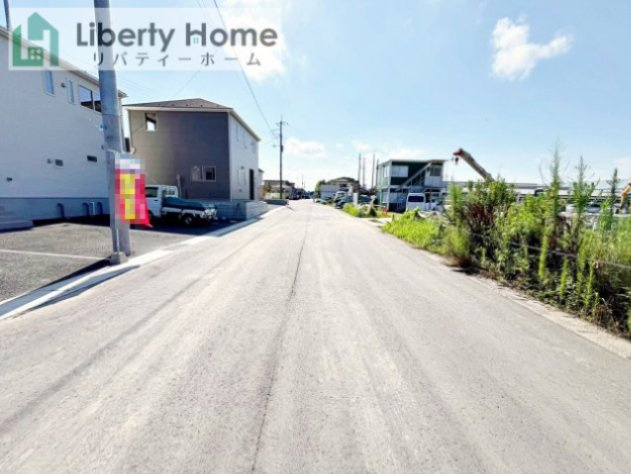 常総市本石下第12　新築戸建　3号棟の前面道路含む現地写真