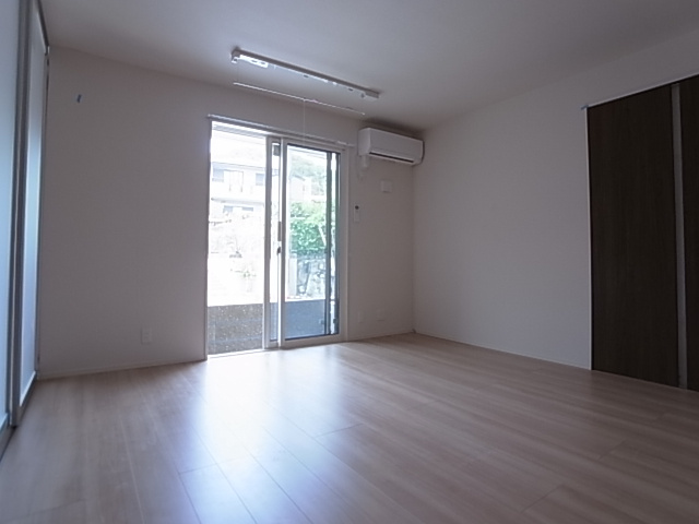 神戸市長田区雲雀ケ丘３丁目のアパート