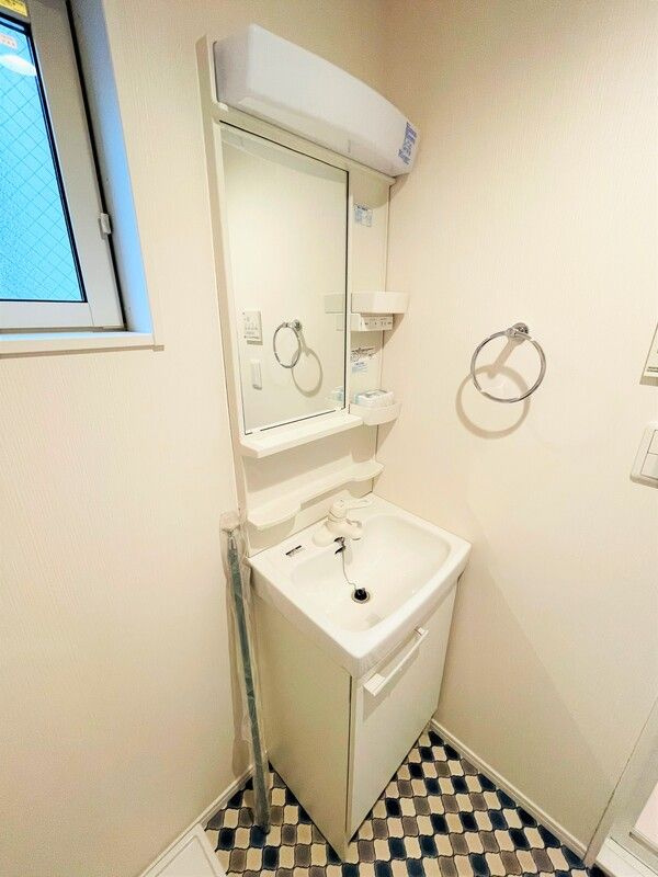 カーサ・アウローラ蓮根の洗面所