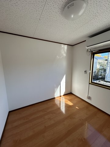 太田市本町御城通貸家の洋室