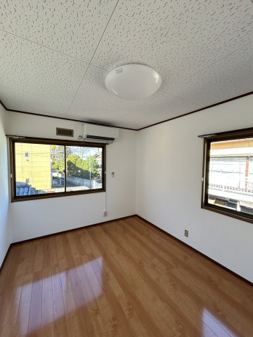 太田市本町御城通貸家の洋室