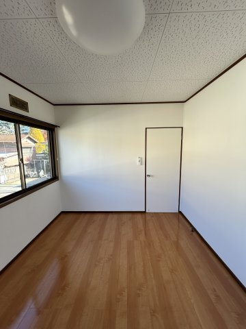 太田市本町御城通貸家の洋室