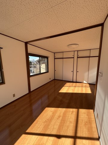 太田市本町御城通貸家の洋室