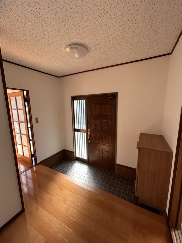 太田市本町御城通貸家の玄関