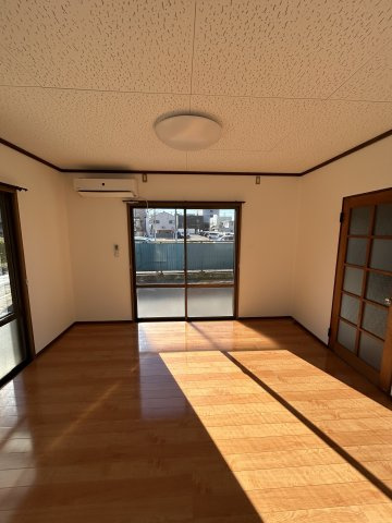 太田市本町御城通貸家の居間・リビング