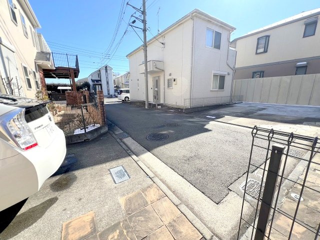 立川市一番町　リフォーム済み中古戸建の前面道路含む現地写真