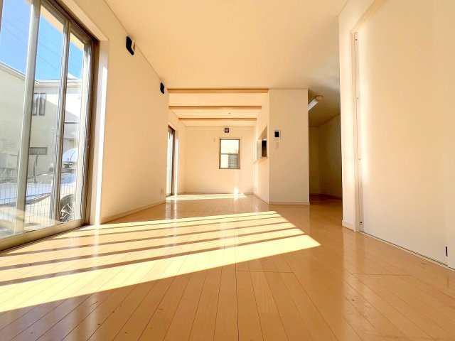 立川市一番町　リフォーム済み中古戸建の居間・リビング