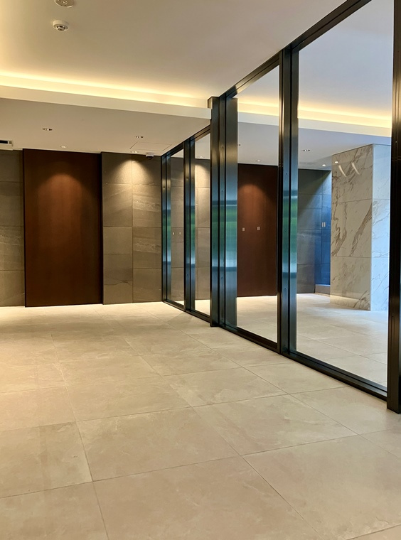 オープンンレジデンシア神楽坂プレイス　のロビー