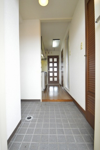 Radiante仁保の玄関