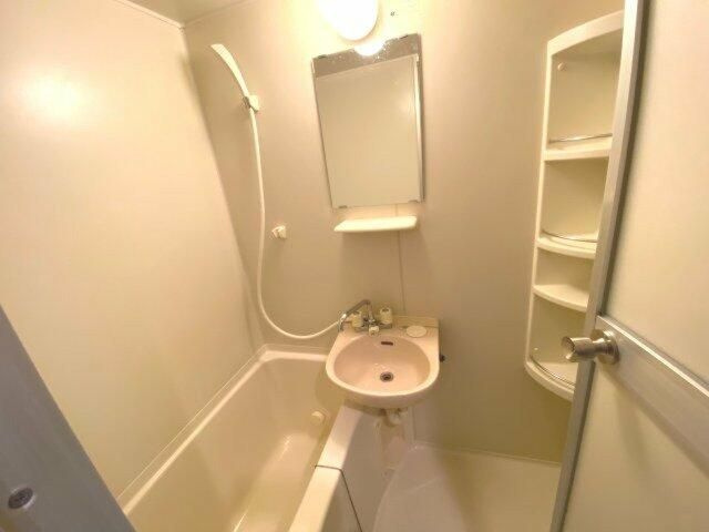 ヴェルテラスすずきの浴室