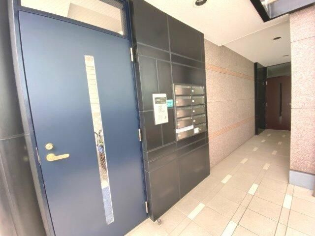 ヴェルテラスすずきのエントランス