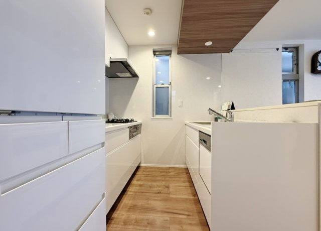 板橋区東山町のキッチン|白を基調をした清潔感あふれるキッチン
スタイリッシュなセパレートタイプのキッチンです
