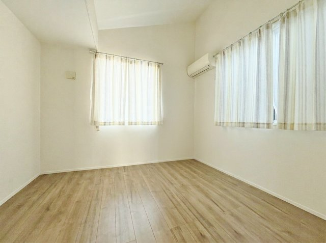 板橋区東山町の洋室|3階6.3帖洋室は2面開口の明るく快適なお部屋です