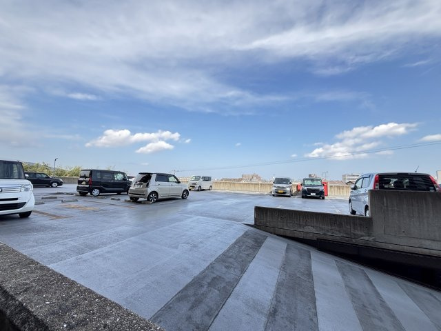 【駐車場】 | サンリヤン博多南