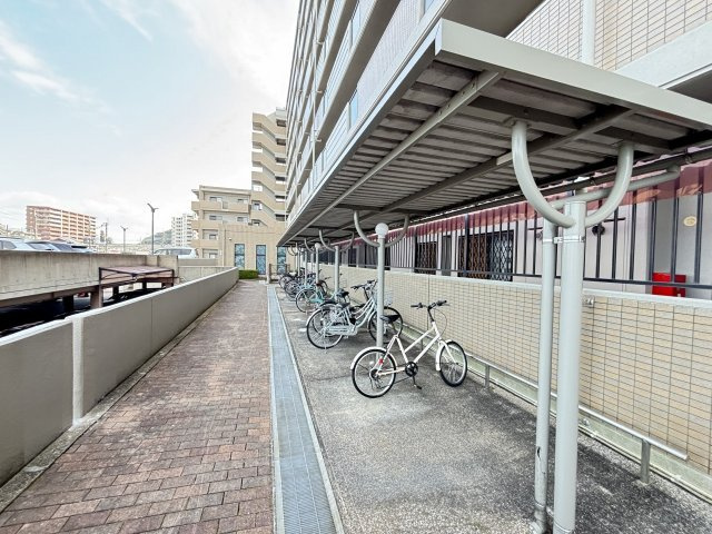 【駐輪場】 | サンリヤン博多南