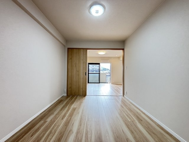 【洋室】 | サンリヤン博多南