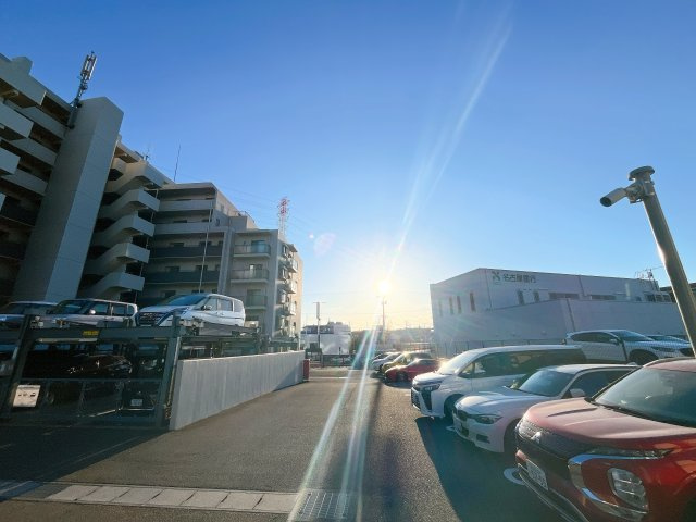 メゾンヴェール大高南の駐車場