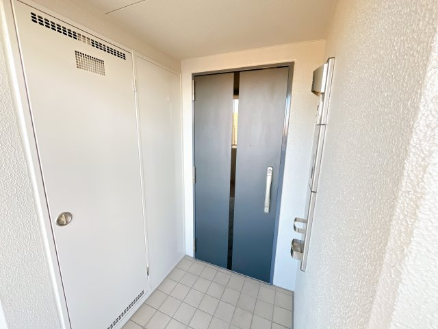 メゾンヴェール大高南の玄関