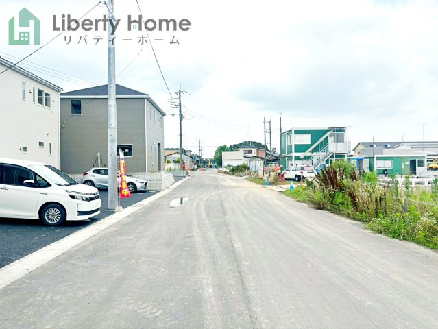 常総市本石下第12　新築戸建　4号棟の前面道路含む現地写真