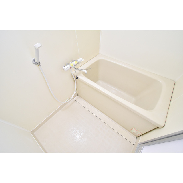 スクエアガーデン【キャッシュバック対象物件】の浴室|ゆったり過ごせるお風呂です