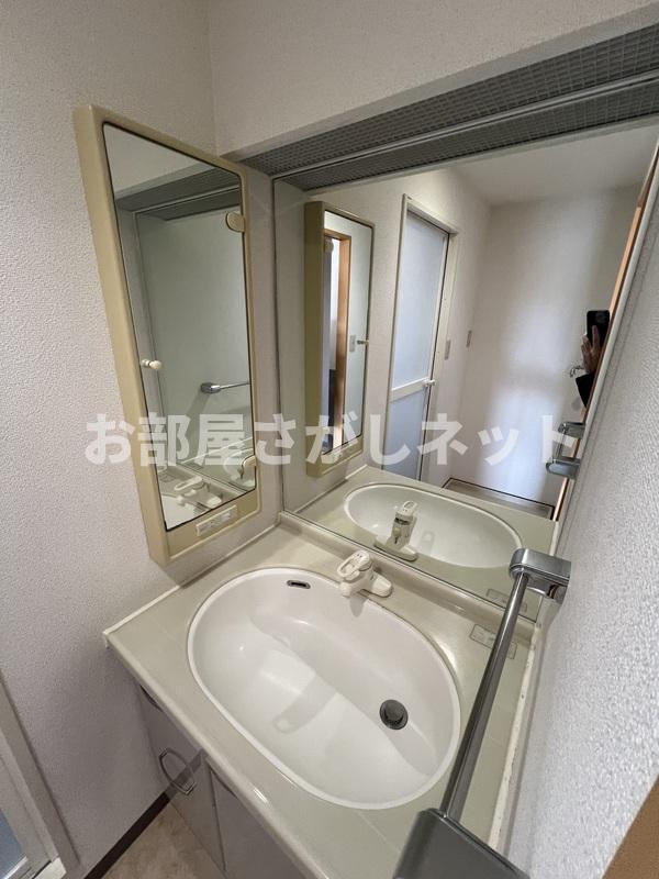 江戸川区南葛西4丁目のマンションの洗面所