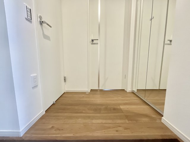 【玄関】 | 千葉市稲毛区小仲台9丁目3期 | 建築施工例