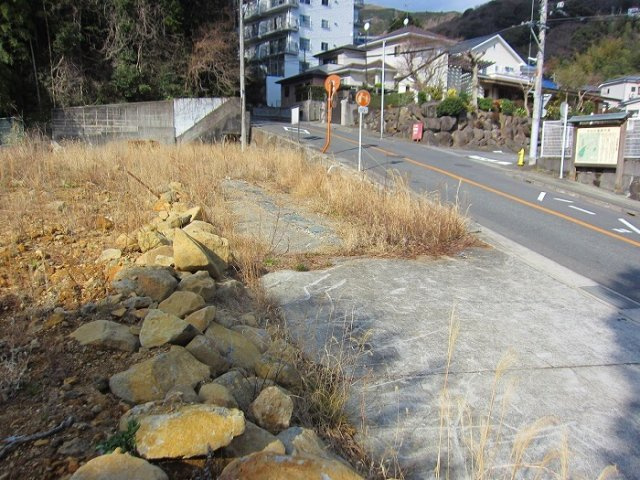 熱海市　西山町の前面道路含む現地写真