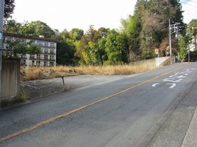 熱海市　西山町の前面道路含む現地写真