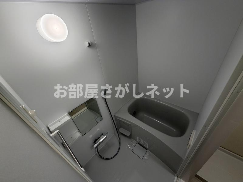 市川市相之川2丁目のアパートの浴室