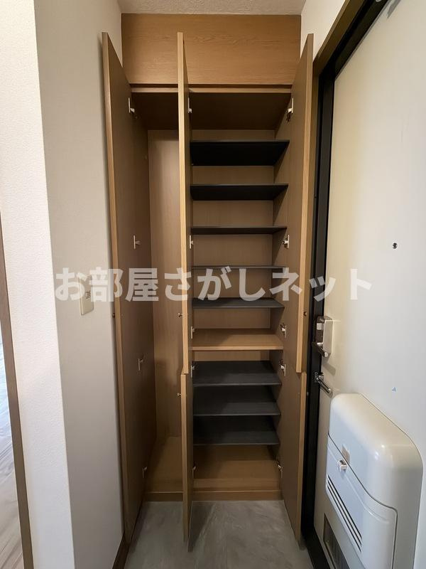 市川市相之川2丁目のアパートの収納