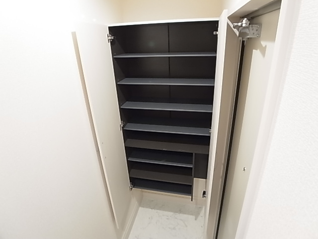 神戸市兵庫区荒田町３丁目のアパート