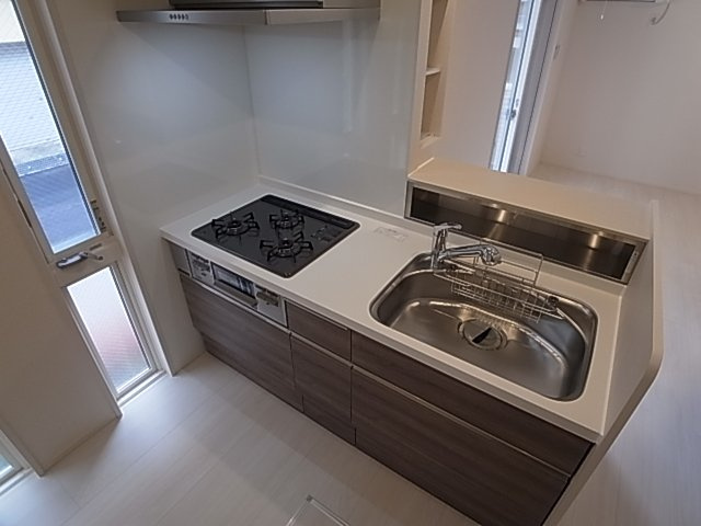 神戸市兵庫区荒田町３丁目のアパートのキッチン|システムキッチン（ガス３口）